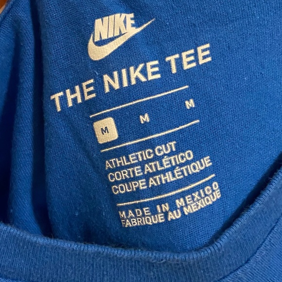Athletic cut nike shirt - Picture 3 of 3